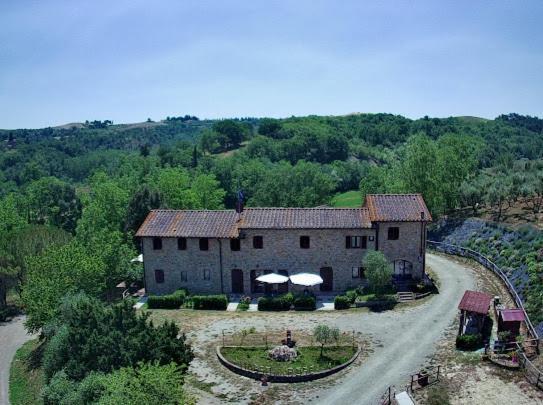Masso Alle Rose Di Santarsiero Serena Монтайоне Екстериор снимка